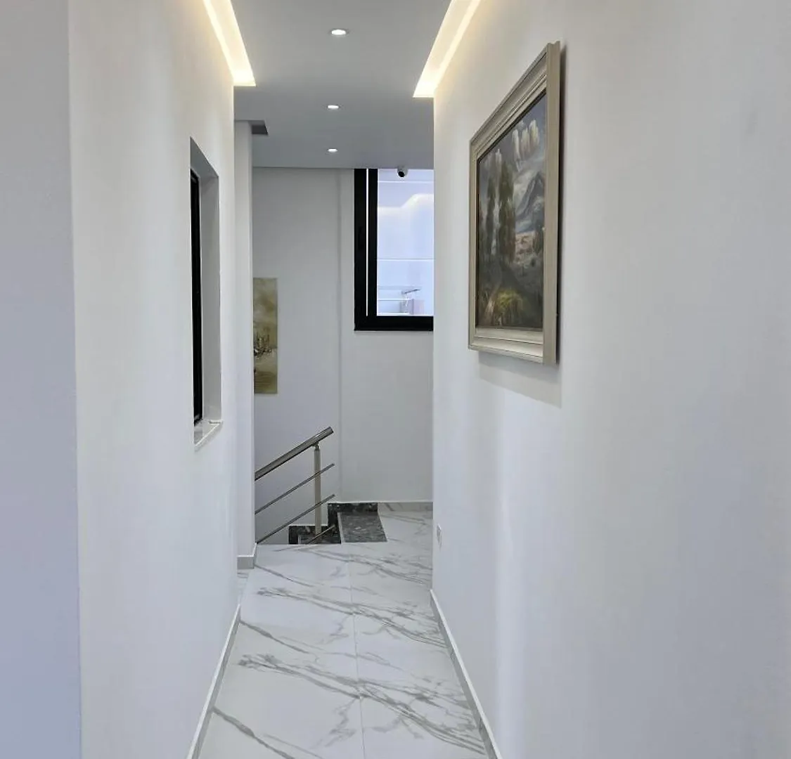 Lezet Hotel Saranda