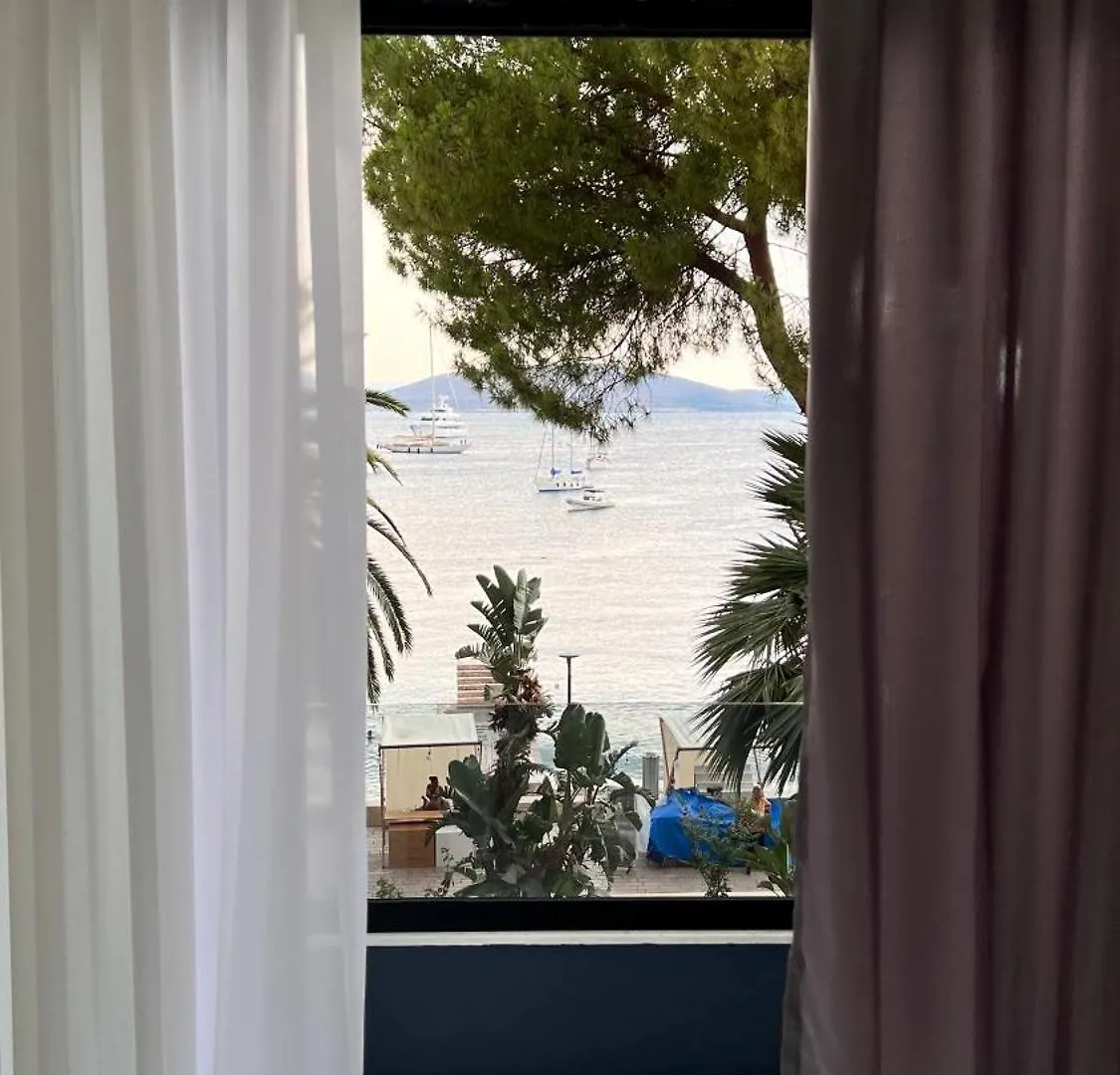 Lezet Hotel Sarande 3*,